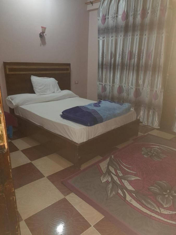 Ahmed Mulatam House شقة *